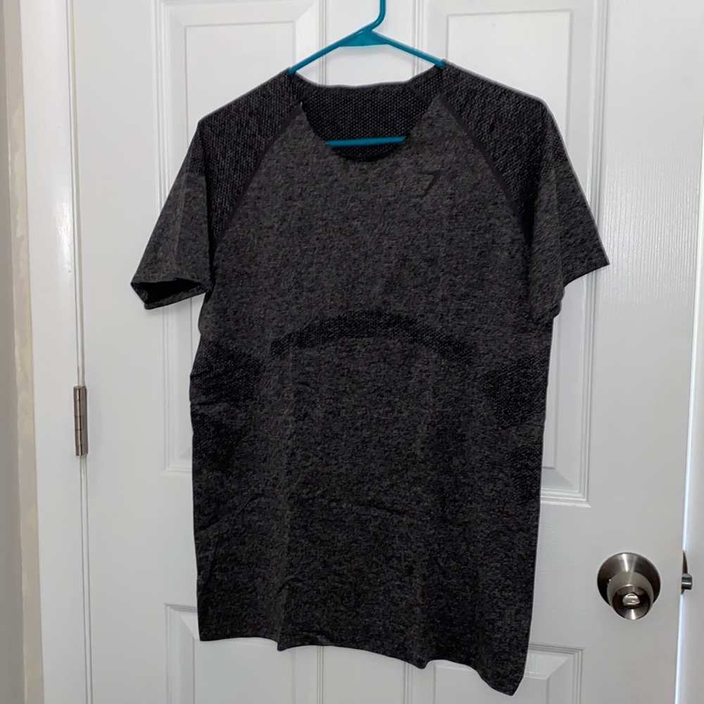 Athletic wear t-shirts - 3 Gymshark t shirts